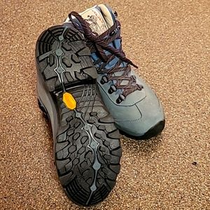 Brand New LAFUMA hiking boots, size 8